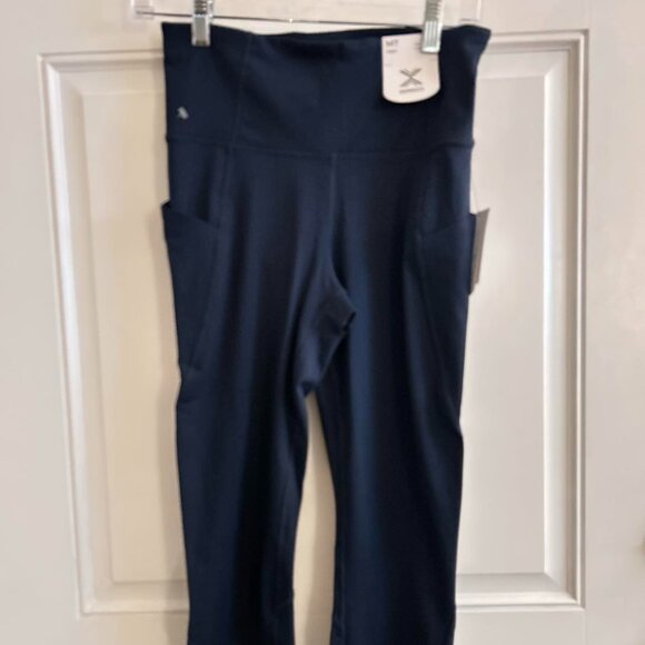 Xersion Women's Size MT Capri Navy Leggings NWT - Picture 1 of 3